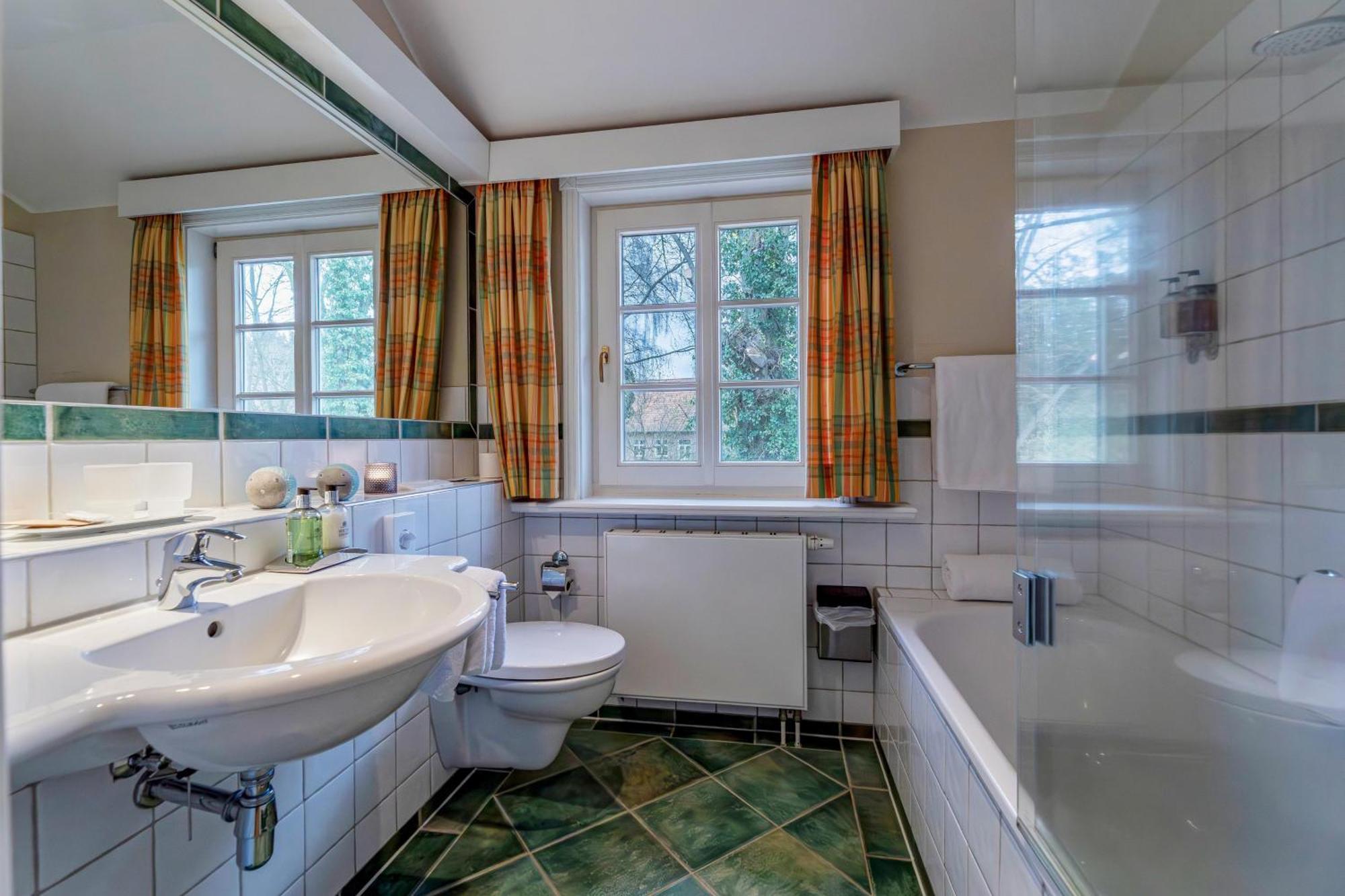 Seehotel Zarrentin Zarrentin am Schaalsee Luaran gambar